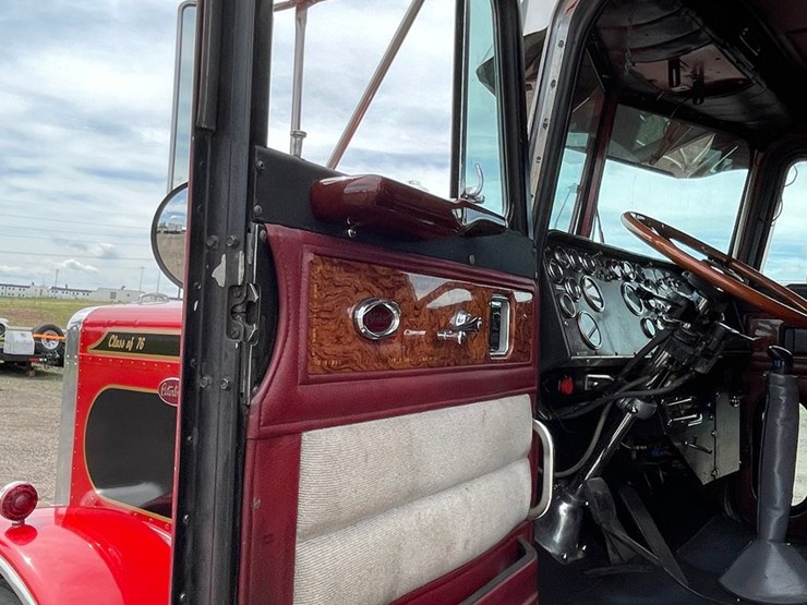 1976-peterbilt-359-image-108