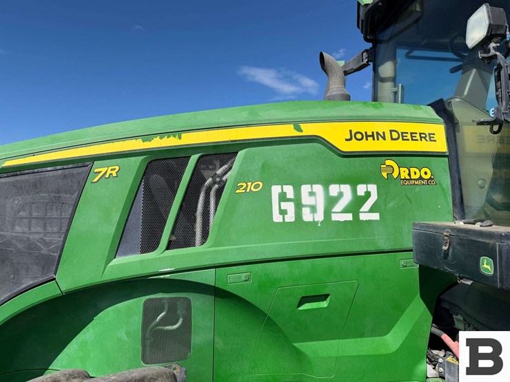 2021-john-deere-7r-210-image-18