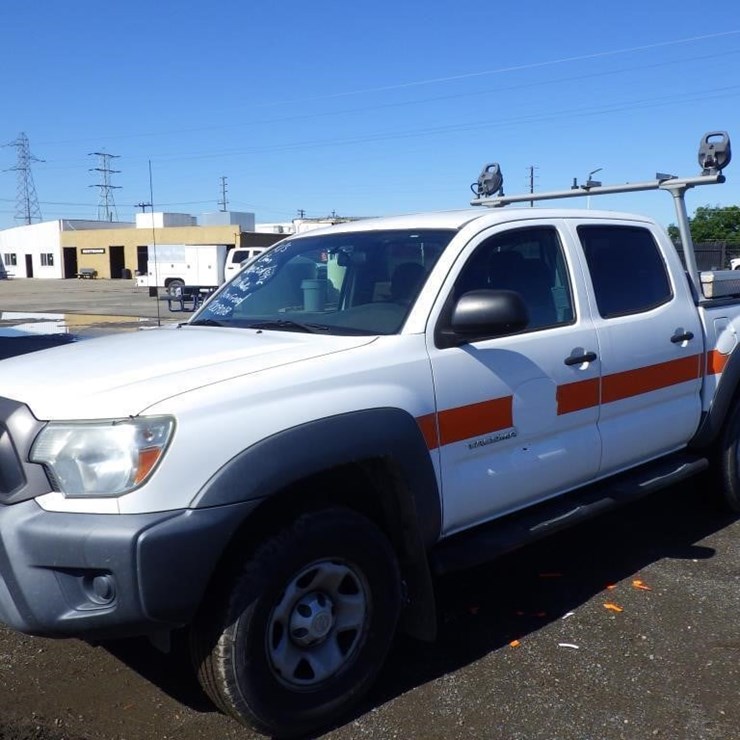2013 TOYOTA TACOMA