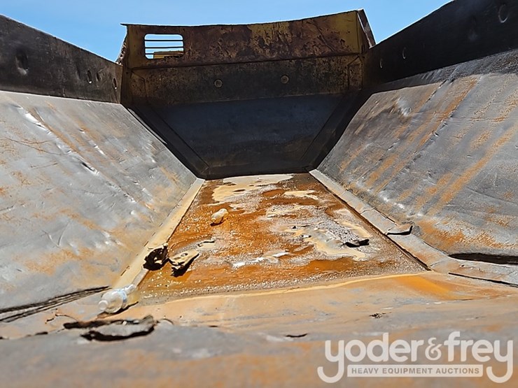 caterpillar-d350d-image-19