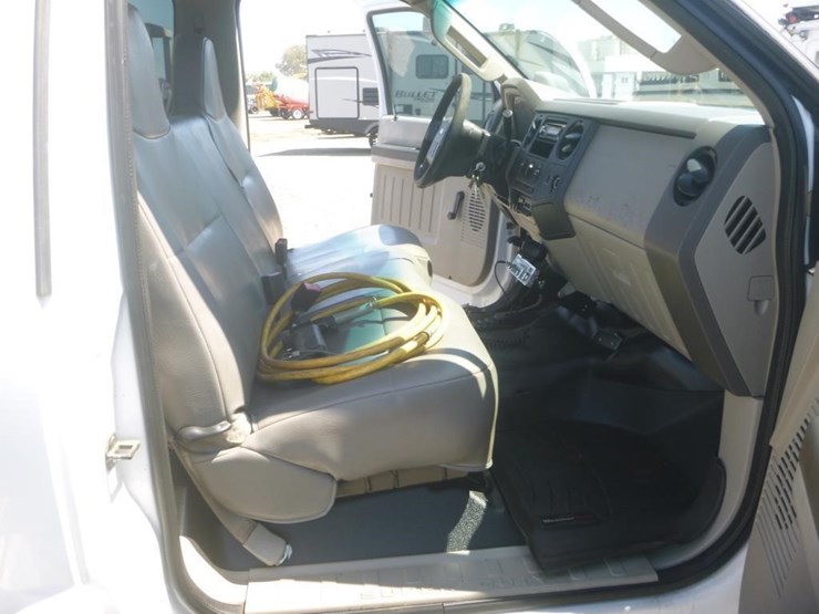 2008-ford-f550-image-19