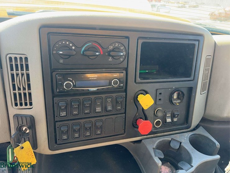 2016-international-7600-image-22