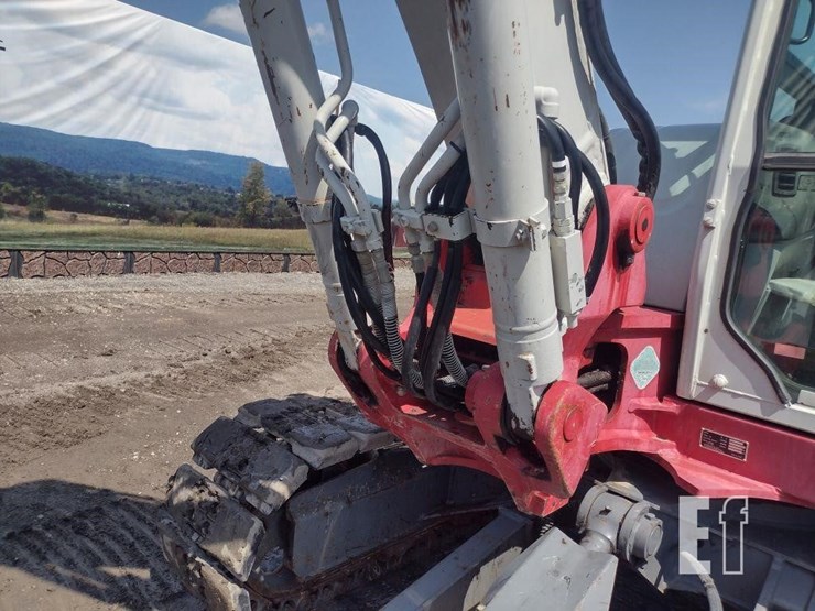 2019-takeuchi-tb290-image-21