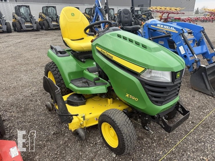 2021-john-deere-x590-image-2