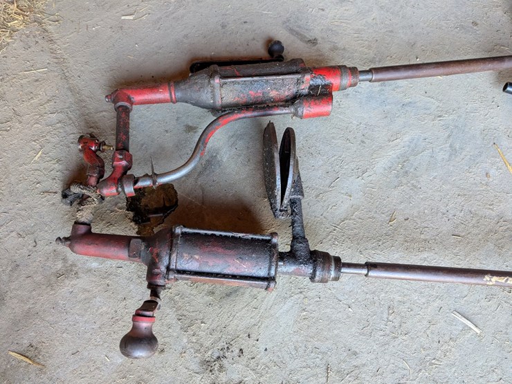 #5538-•-oil-pumps-image-1