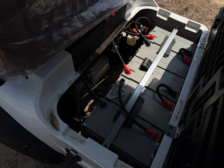 #577-•-#576-•-golf-cart-image-11