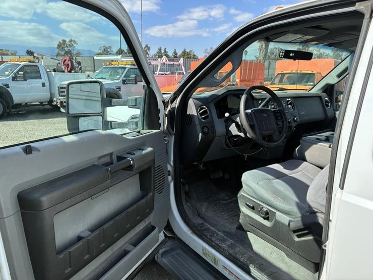 2011-ford-f550-sd-image-12