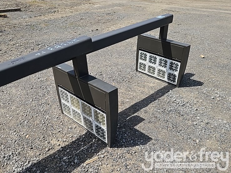 light-poles-w/-led-fixtures-(5of)-image-7