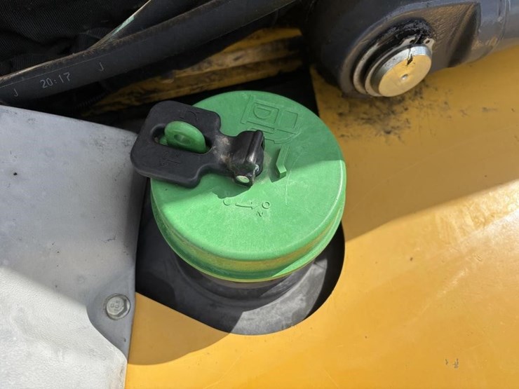 2019-deere-310l-ep-image-64