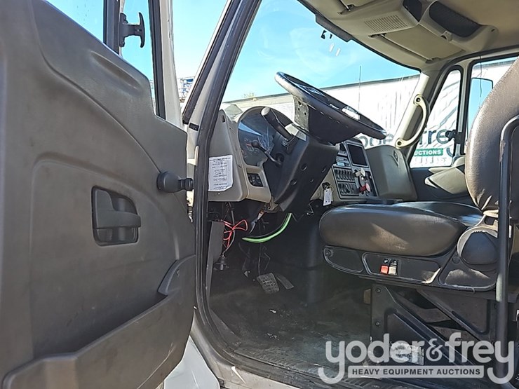 2008-international-7400-image-33