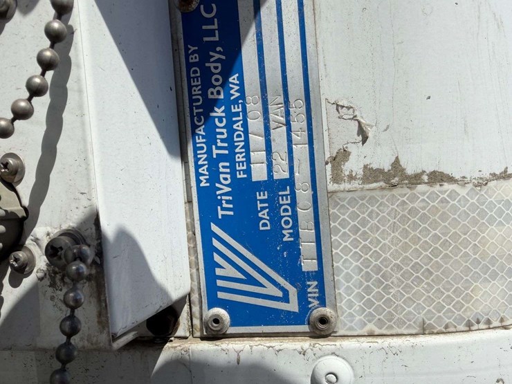 2009-freightliner-m2-box-van-truck-image-56