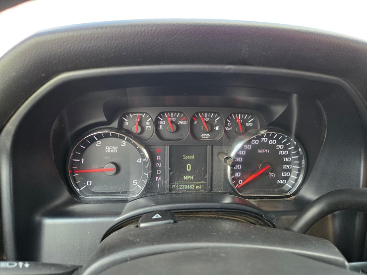 2016-chevrolet-2500-image-11