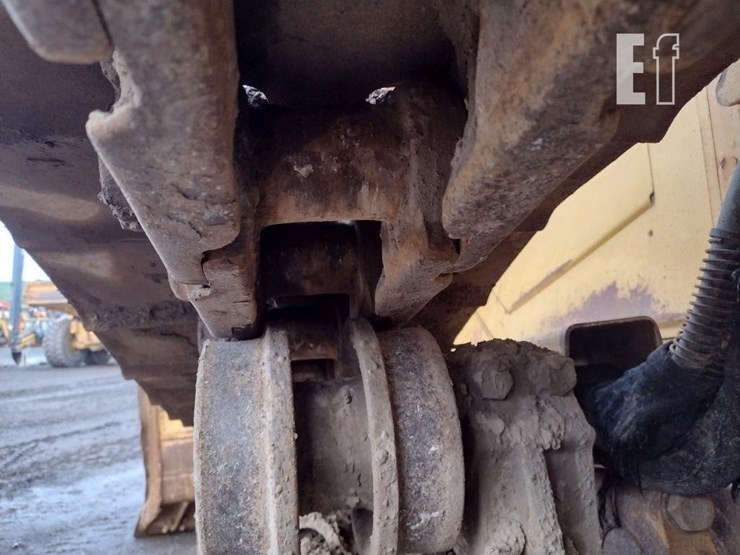 2015-caterpillar-d6t-xl-image-17