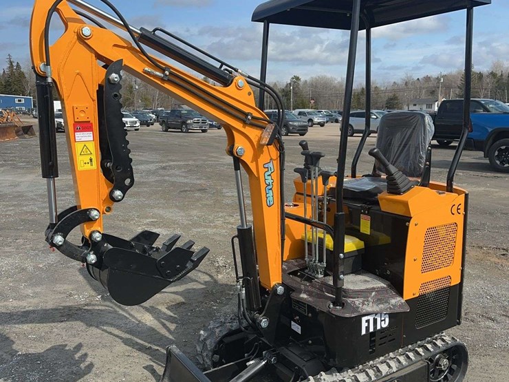 2026-future-ft15-mini-excavator-image-1