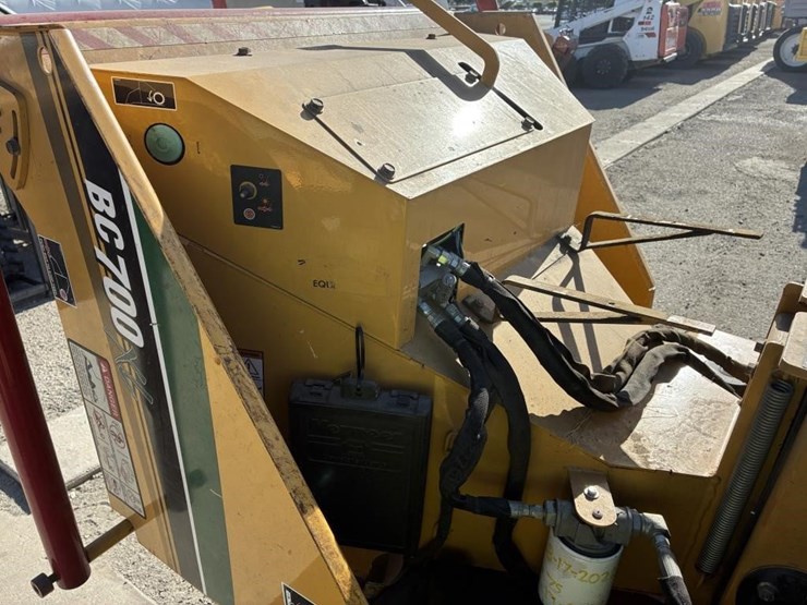 2015-vermeer-bc700xl-image-12