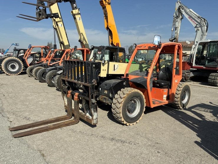 2015-jlg-g5-18a-image-1