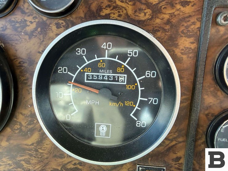 1998-kenworth-t800-image-63