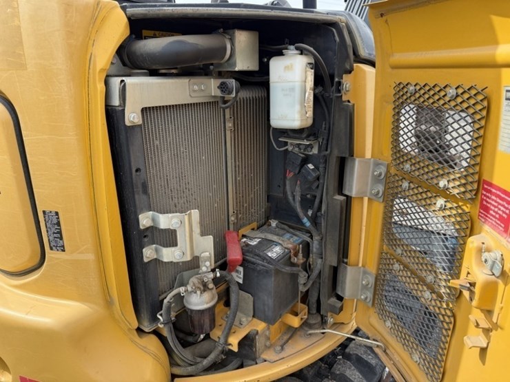 2018-deere-35g-image-26