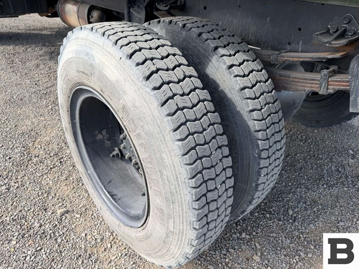 1985-international-1854-flatbed-truck-image-18