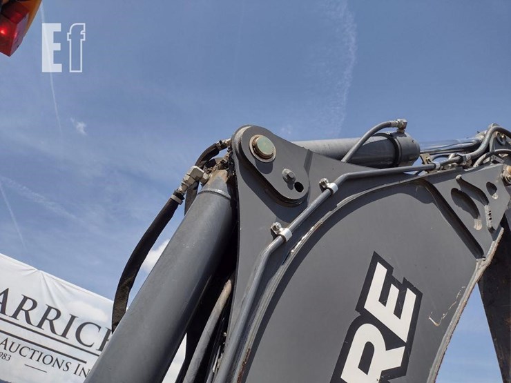 2010-deere-310j-image-42