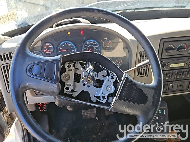 2008-international-7400-image-43