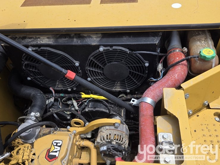 2019-caterpillar-330-image-42