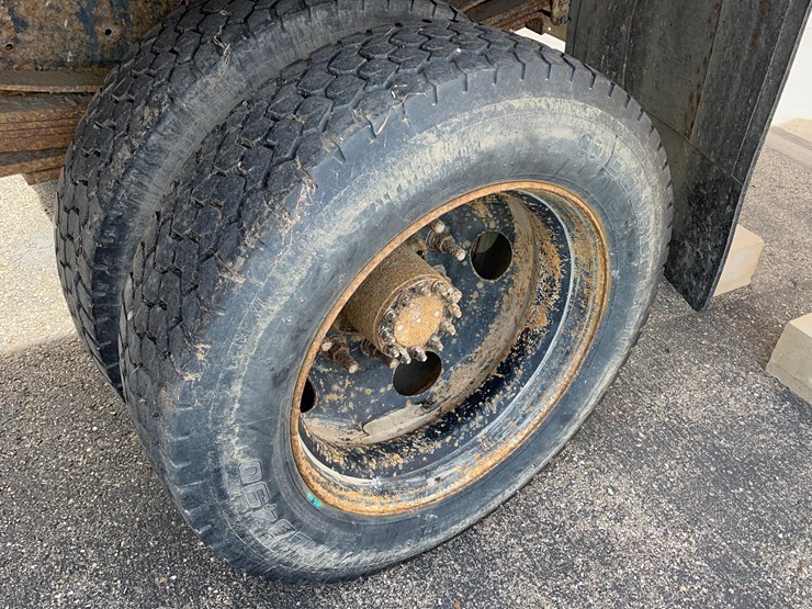 2002-gmc-4500-truck-image-22