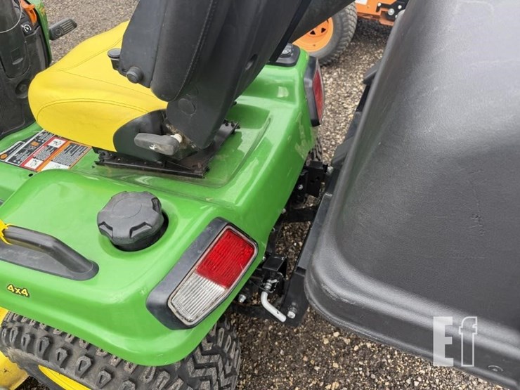 2017-john-deere-x738-image-24