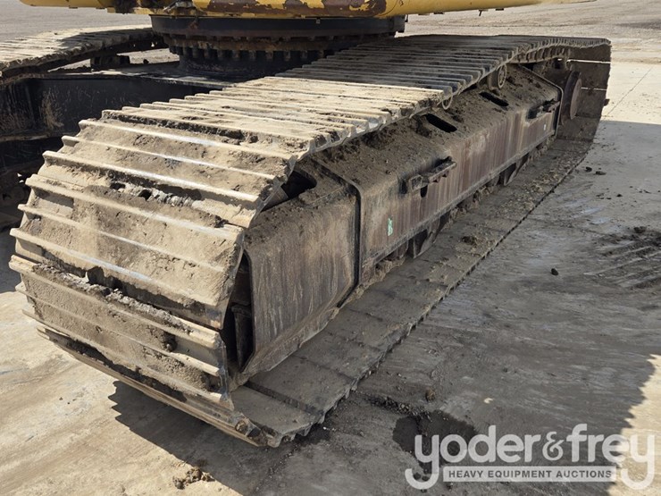 2021-caterpillar-336-image-11
