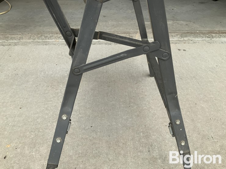 black-&-decker-dual-27"-work-center-image-11