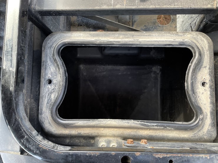 #1625-•-kawasaki-mule-pro-dxt-diesel-utv-image-24