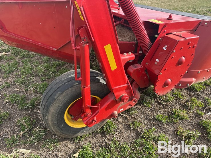 2021-new-holland-313-image-10