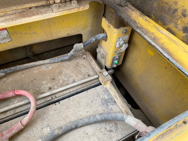 2013-komatsu-pc360-lc-10-image-35