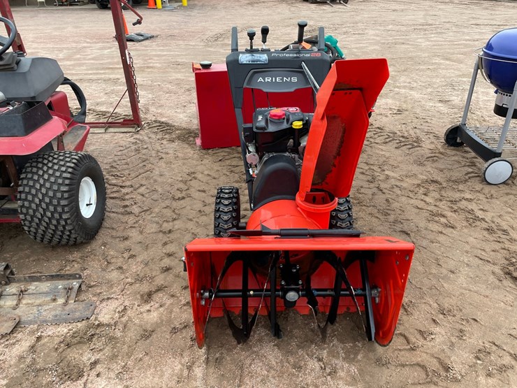 #1542-•-ariens-st28-dle-snowblower-image-2