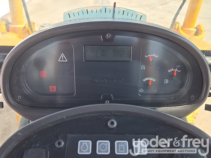 2012-volvo-g940b-image-64