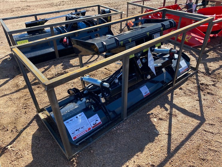 #4085-•-mower-king-84"-hydraulic-dozer-attachment-image-1