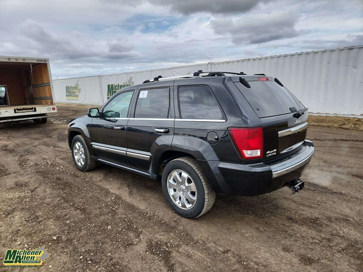 2010-jeep-grand-cherokee-image-3