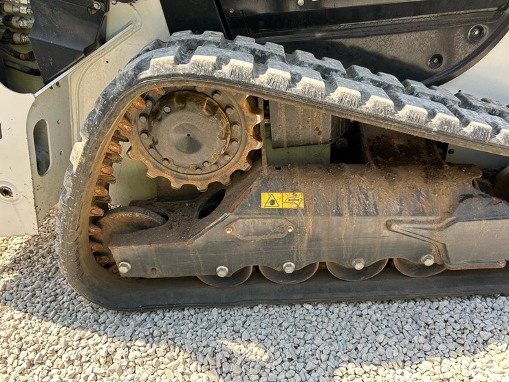 2023-bobcat-t64-image-13