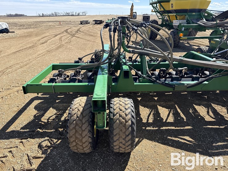 2001-john-deere-1860-image-17