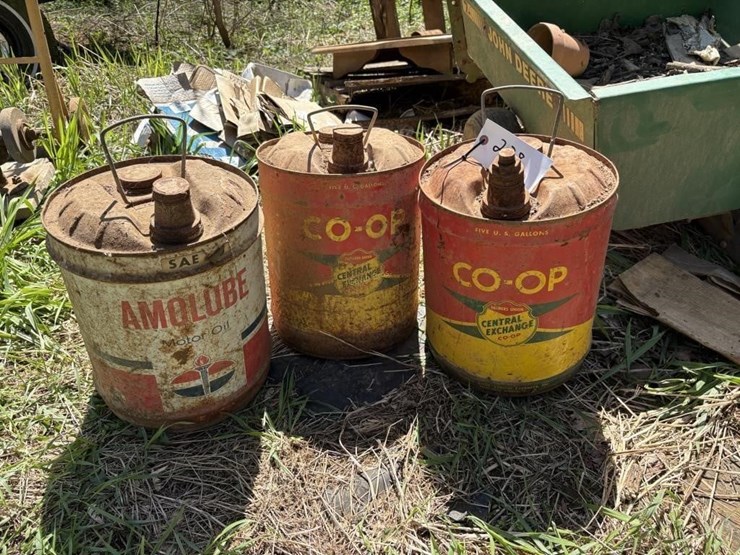 old-oil-cans-image-1