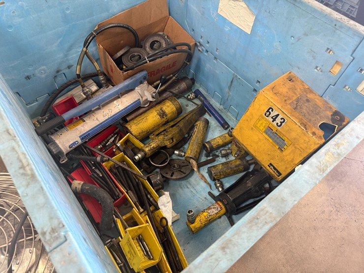 #2046-•-hydraulic-hose-press-with-dies-image-2