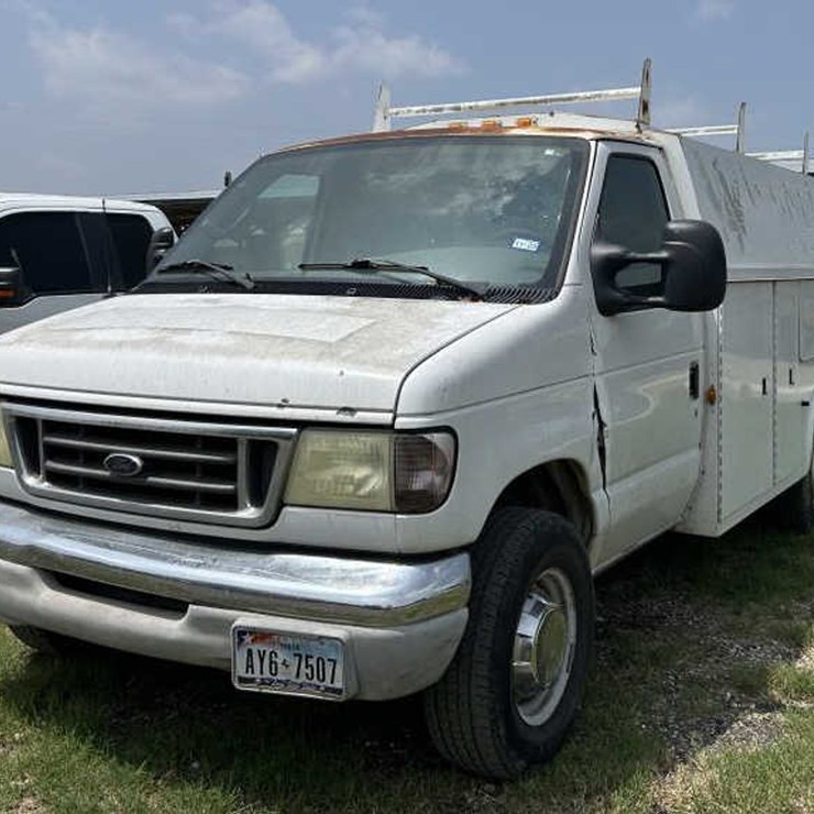2004 FORD E350