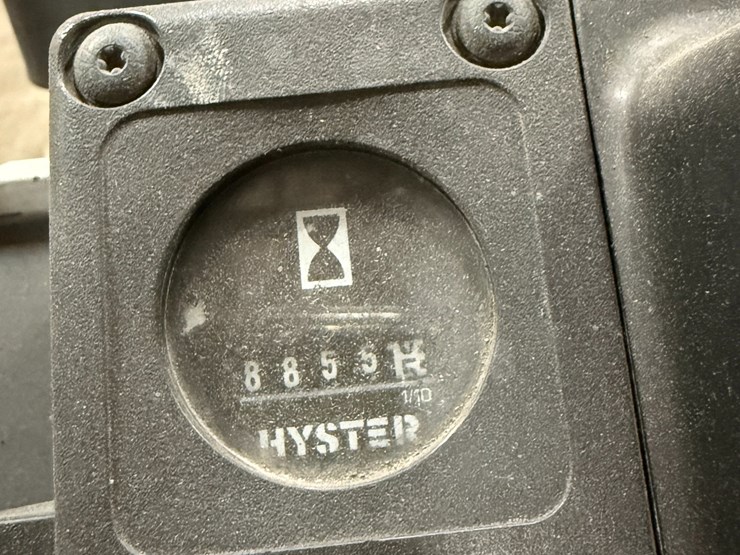 #2001-•-hyster-5500-lb.-forklift-image-16