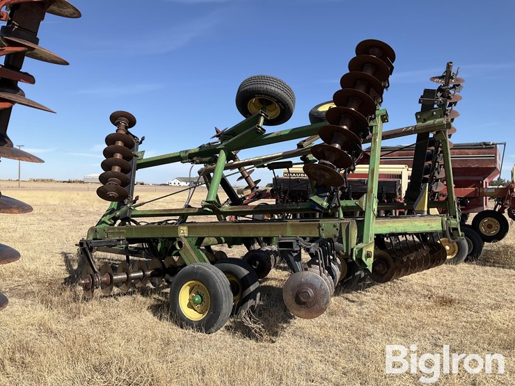 john-deere-331-image-8