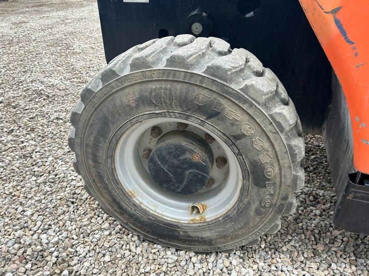 2015-jlg-g5-18a-image-13