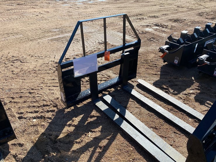 #4099-•-mower-king-4,000-lbs-capacity-pallet-fork-attachment-image-1