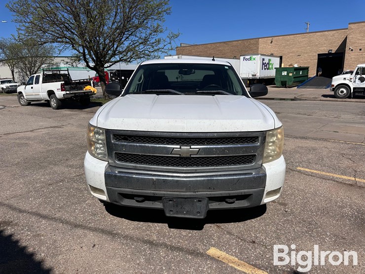 2007-chevrolet-silverado-1500-lt-image-2