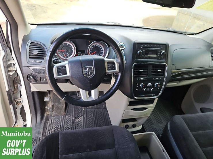 2014-dodge-grand-caravan-image-19