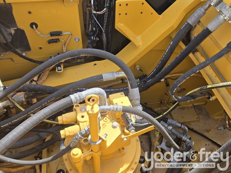 2021-caterpillar-336-image-117