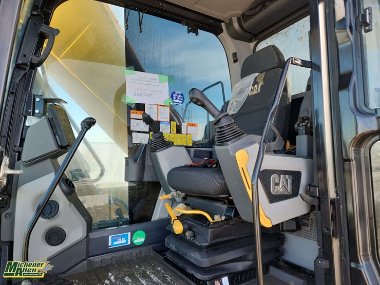 2019-caterpillar-320-image-15